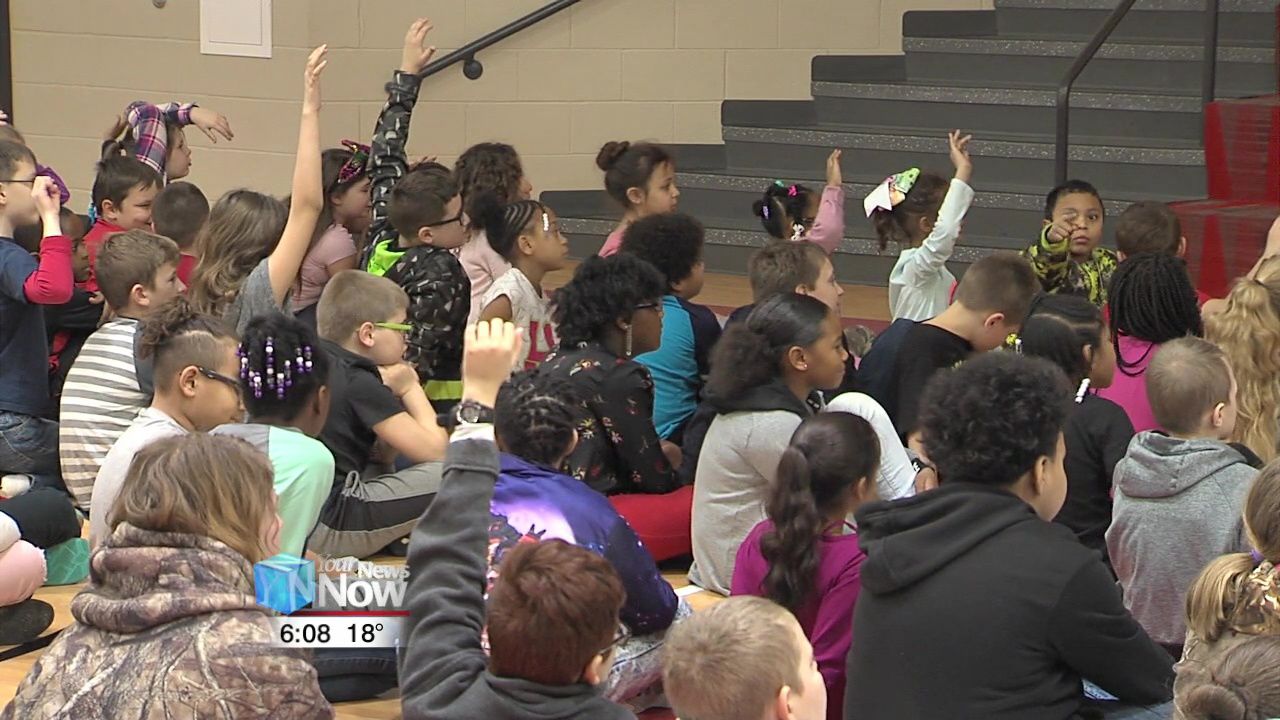 Violinist shares her gift with Perry Elementary students 1.jpg